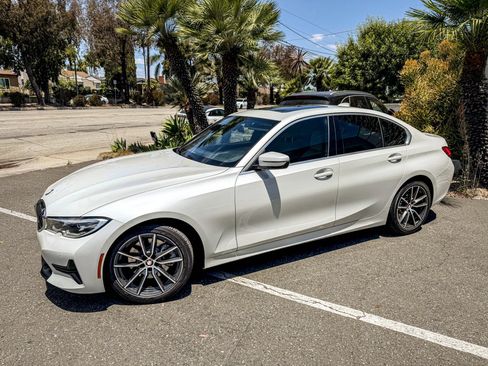 Used 2019 BMW 330i Sedan w/ Convenience Package RWD image 5