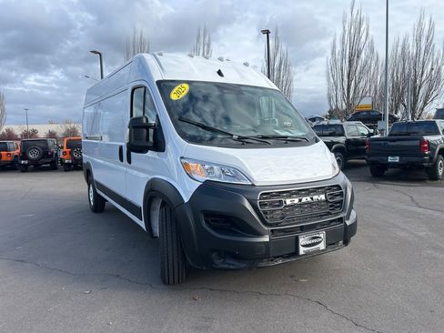 Used 2025 RAM ProMaster 2500 w/ Storage Group image 6