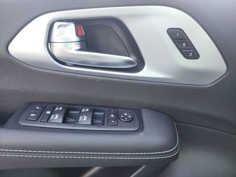 New 2026 Chrysler Pacifica Limited w/ S Appearance Package image 17