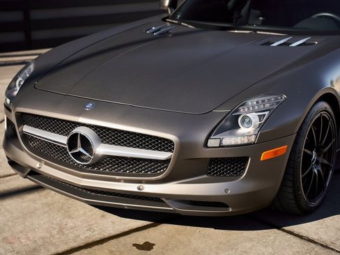 Used 2012 Mercedes-Benz SLS AMG Coupe image 9