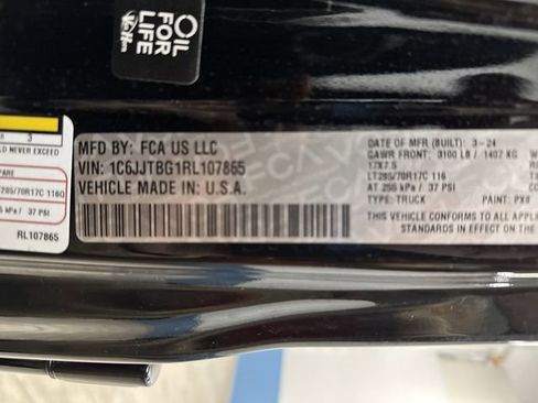 Used 2024 Jeep Gladiator Rubicon w/ Technology Group image 41