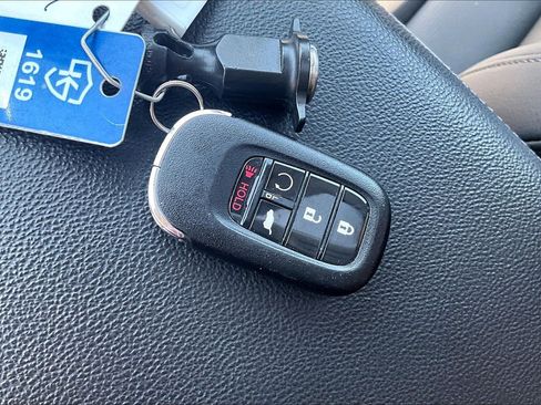 Used 2025 Honda CR-V EX-L image 11