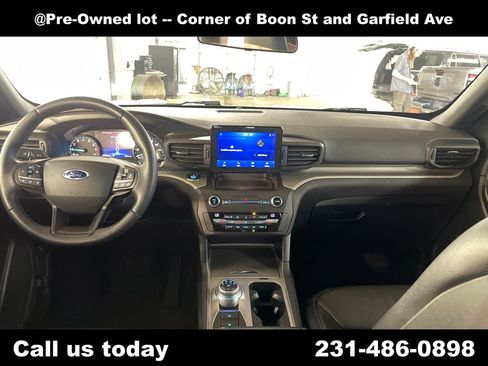Used 2020 Ford Explorer XLT w/ Class III Trailer Tow Package AWD/4WD image 18