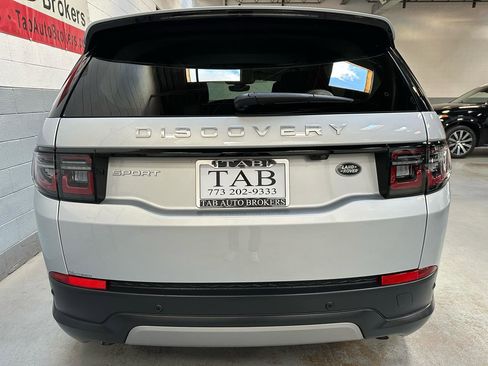 Used 2023 Land Rover Discovery Sport SE image 4
