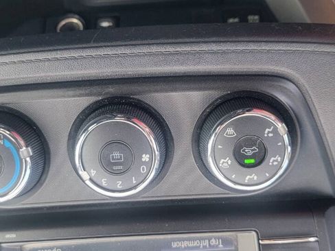 Used 2016 Toyota RAV4 LE FWD image 30