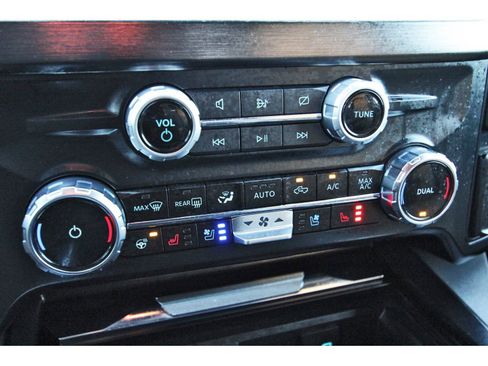 Used 2024 Ford F350 Lariat w/ Chrome Package image 28