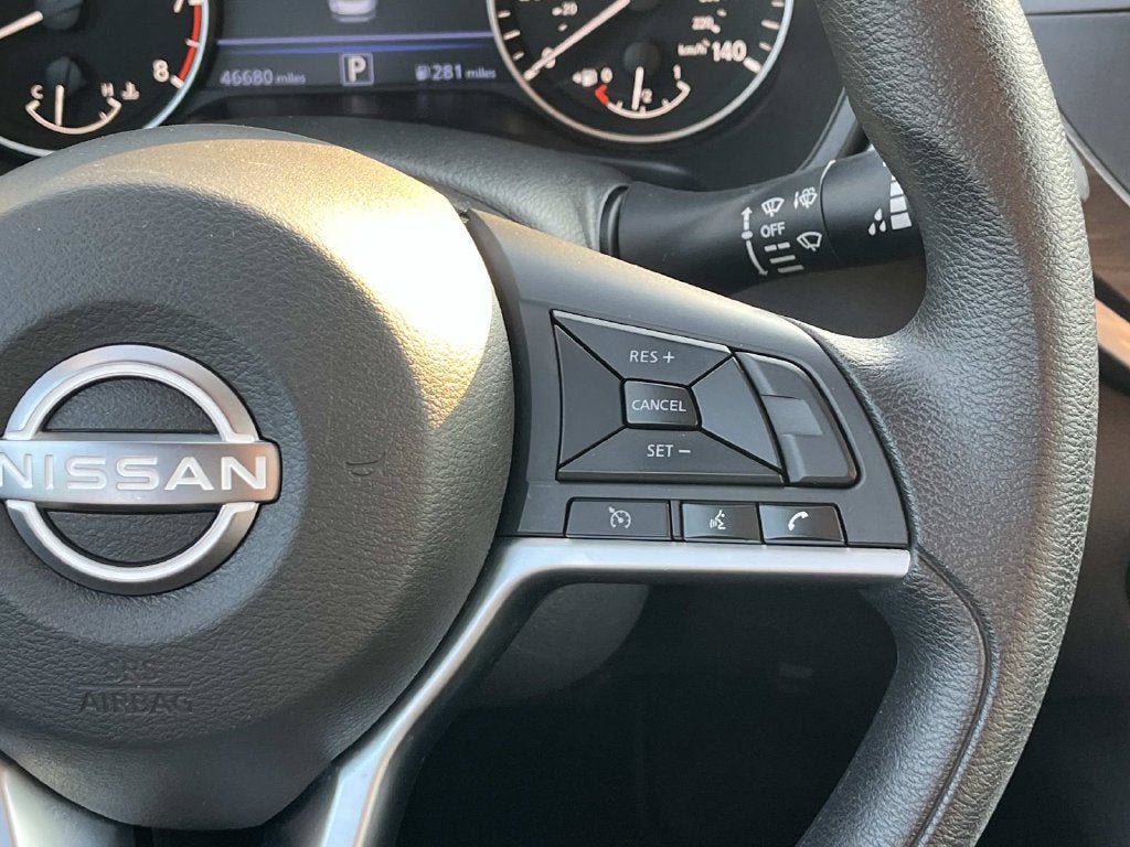 Used 2025 Nissan Altima 2.5 SV FWD image 16