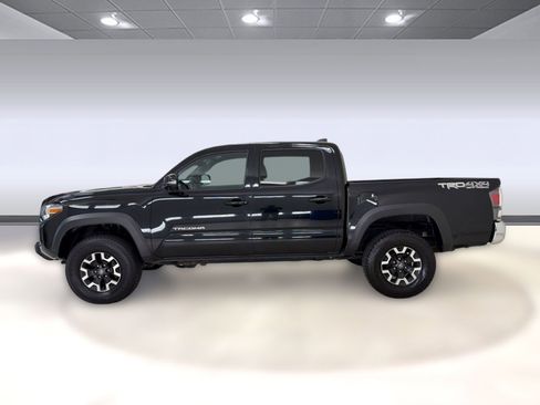 Used 2022 Toyota Tacoma TRD Off-Road AWD/4WD image 2