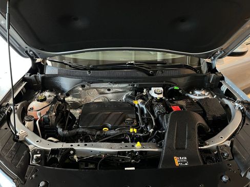 Used 2025 Chevrolet Trax LT w/ LT Convenience Package image 31