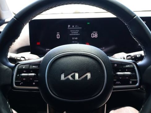Used 2024 Kia Sorento EX FWD image 16