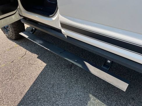 Used 2021 Ford F250 Lariat w/ Lariat Ultimate Package AWD/4WD image 39