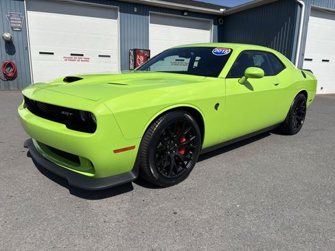 Used 2015 Dodge Challenger SRT Hellcat RWD image 1