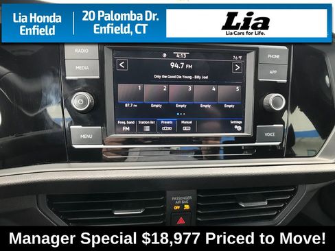 Used 2023 Volkswagen Jetta Sport image 17