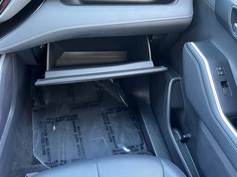 Used 2024 Toyota Highlander XLE image 38