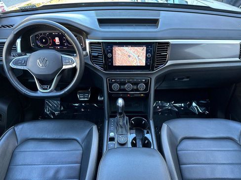 Used 2022 Volkswagen Atlas SEL Premium image 12