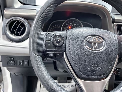 Used 2013 Toyota RAV4 LE image 19