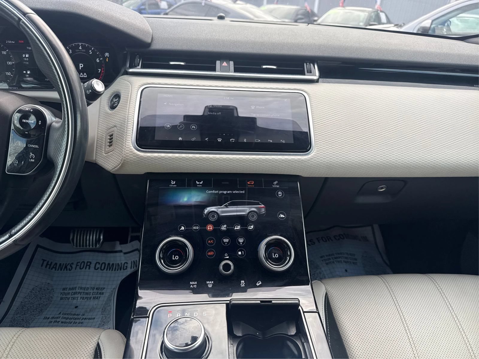 Used 2019 Land Rover Range Rover Velar R-Dynamic SE AWD/4WD image 13