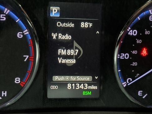 Used 2018 Toyota RAV4 Limited FWD image 38