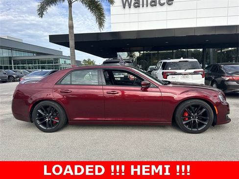 Used 2023 Chrysler 300 C image 6