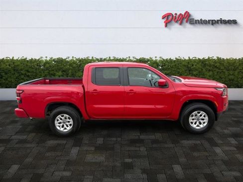 Used 2024 Nissan Frontier SV image 10