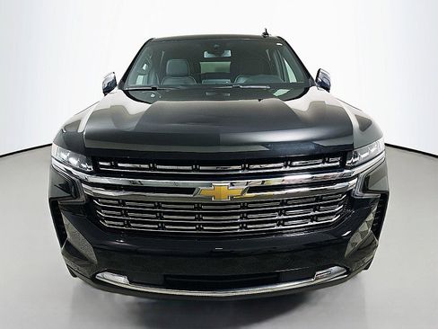 Used 2024 Chevrolet Suburban Premier image 2