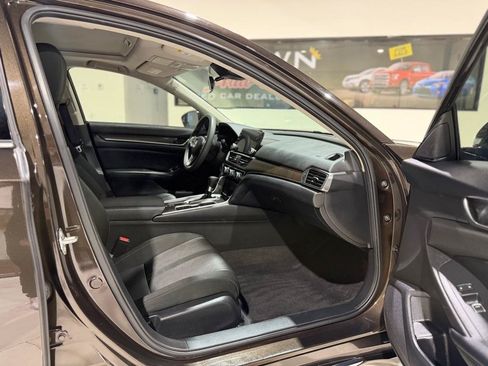 Used 2018 Honda Accord EX image 14