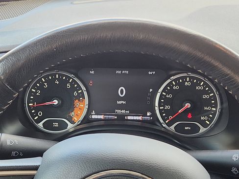 Used 2016 Jeep Renegade Limited image 14