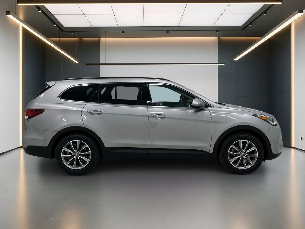 Used 2017 Hyundai Santa Fe SE w/ Cargo Package FWD image 7