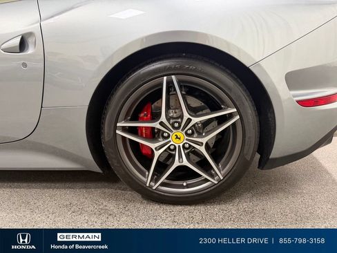 Used 2017 Ferrari California T RWD image 12
