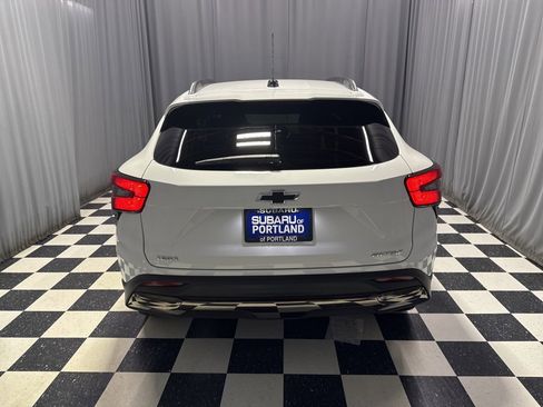 Used 2024 Chevrolet Trax ACTIV w/ Sunroof Package image 5