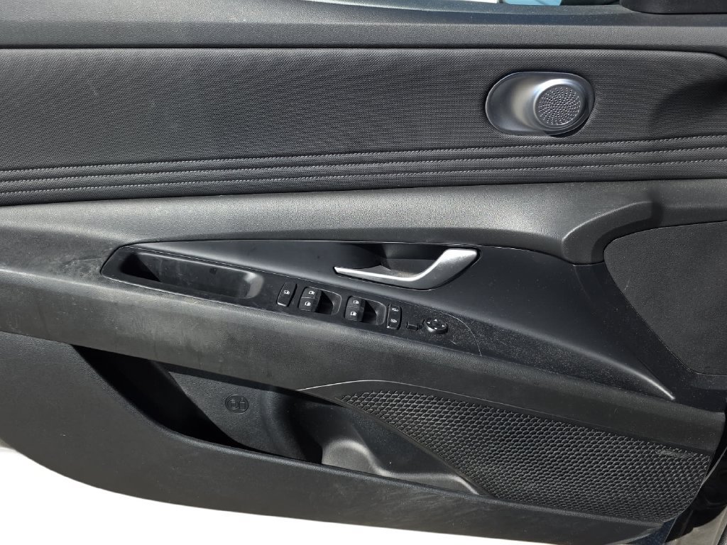 Used 2024 Hyundai Elantra Limited FWD image 27