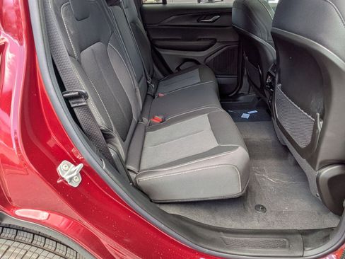 New 2025 Jeep Grand Cherokee Laredo X w/ Luxury Tech Group I image 29