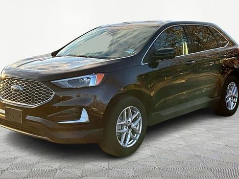 Used 2023 Ford Edge SEL image 3