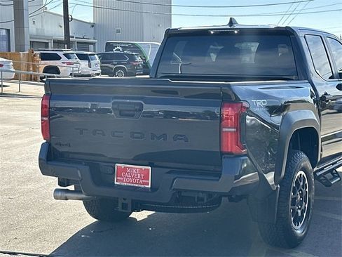 Used 2024 Toyota Tacoma TRD Off-Road image 7