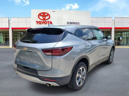 Used 2025 Chevrolet Blazer LT FWD image 3