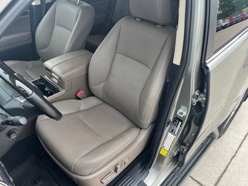 Used 2022 Lexus GX 460 Premium w/ Premium Package AWD/4WD image 12