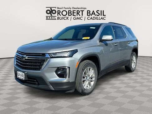 Used 2023 Chevrolet Traverse LT FWD image 1