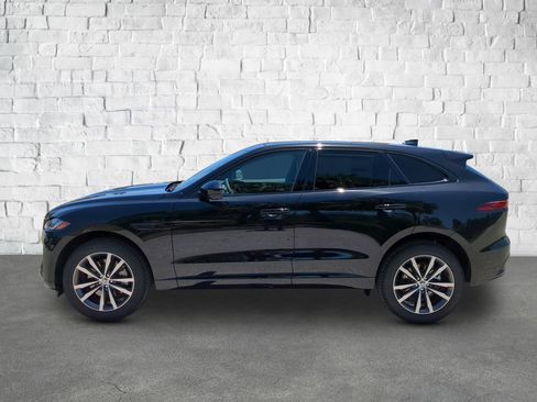 New 2026 Jaguar F-PACE R-Dynamic S image 3