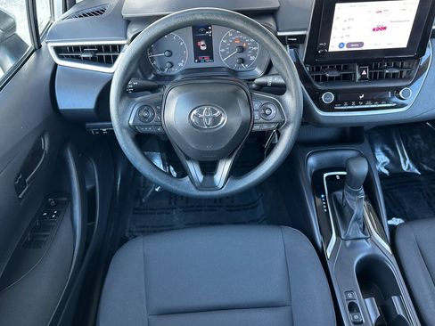 Used 2025 Toyota Corolla LE image 16