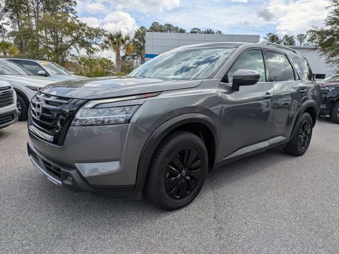 Used 2023 Nissan Pathfinder SL image 8