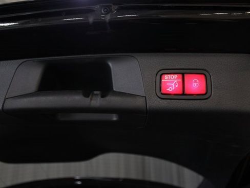 New 2025 Mercedes-Benz GLB 250 4MATIC image 8