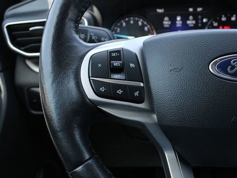 Used 2023 Ford Explorer XLT w/ Equipment Group 202A image 12