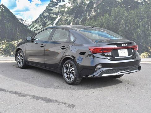 Used 2024 Kia Forte LXS image 9