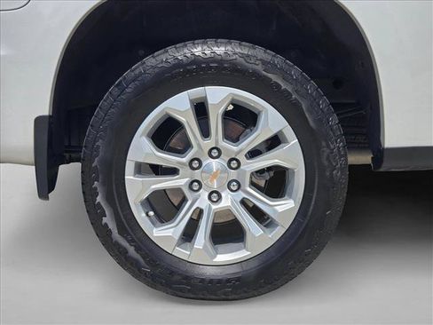 Used 2025 Chevrolet Silverado 1500 LTZ AWD/4WD image 24