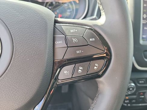 Used 2023 Jeep Cherokee Altitude Lux AWD/4WD image 29