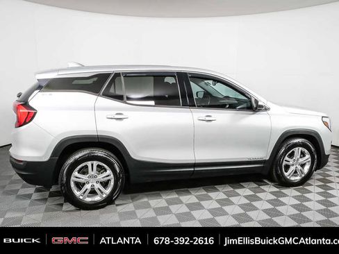 Used 2018 GMC Terrain SLE image 2