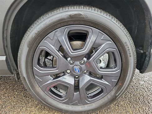 Used 2025 Subaru Ascent Bronze Edition image 11