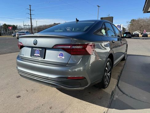 Used 2024 Volkswagen Jetta S image 5