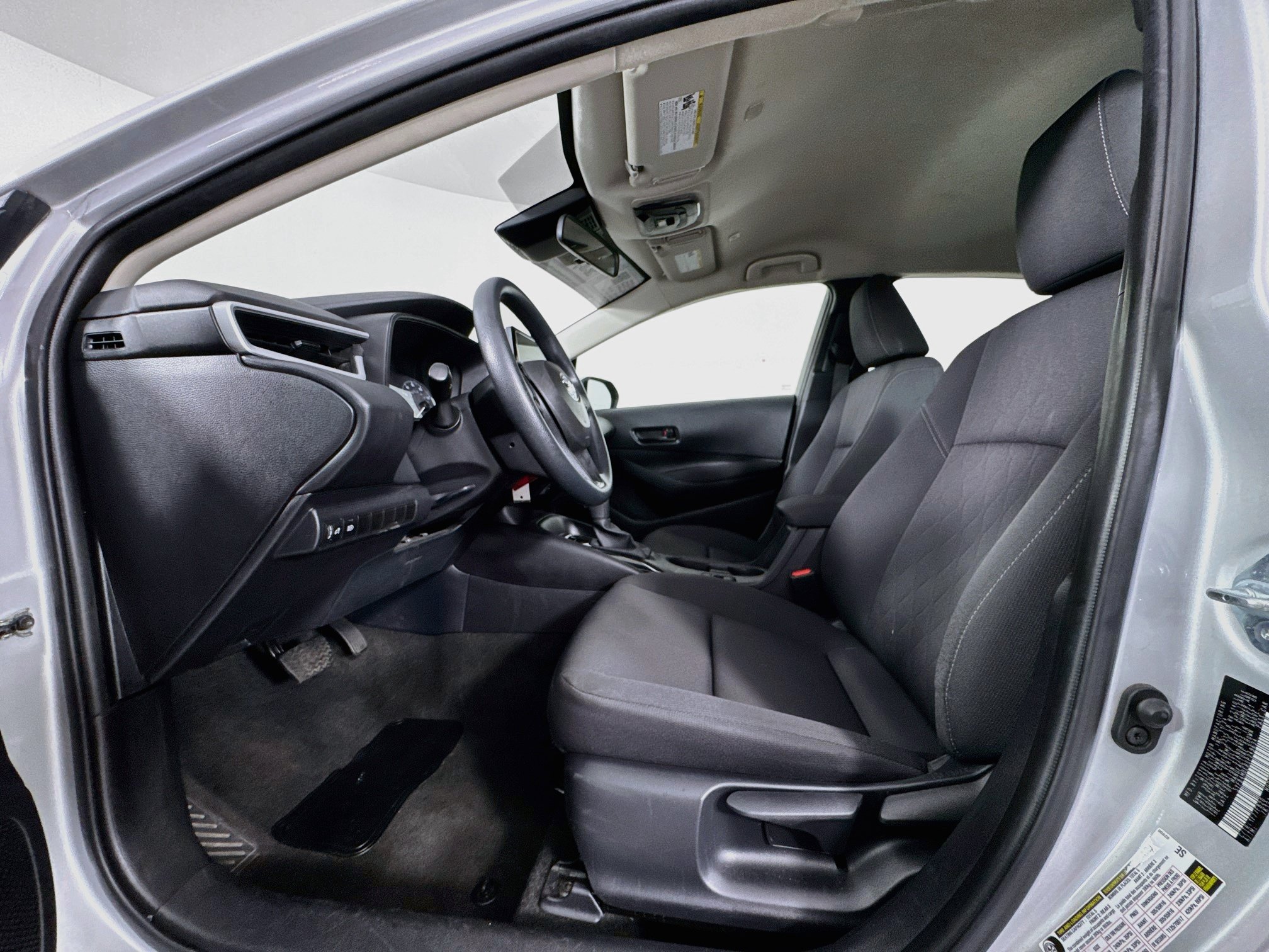 Certified 2025 Toyota Corolla LE FWD image 19
