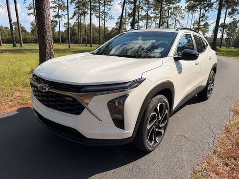 New 2026 Chevrolet Trax RS w/ Sunroof Package FWD image 1